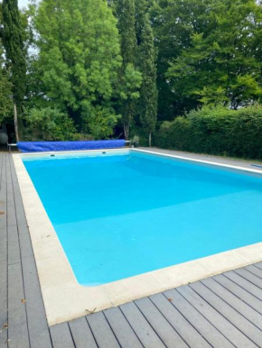 Demeure de 7 chambres avec piscine privee jardin clos et wifi a Chaniers